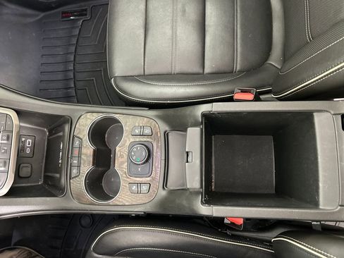 Used 2020 GMC Acadia Denali w/ Trailering Package image 15