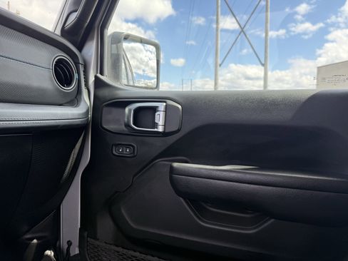 Used 2024 Jeep Wrangler Unlimited Rubicon 4xe image 11