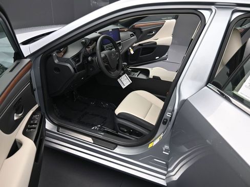 New 2025 Lexus ES 350 350 image 13