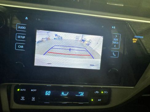 Used 2019 Toyota Corolla LE image 21