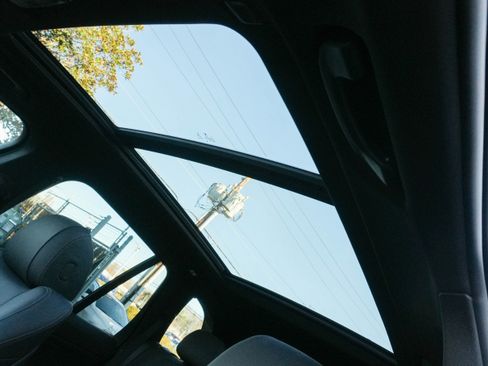 Certified 2022 BMW X5 xDrive40i w/ M Sport Package image 12