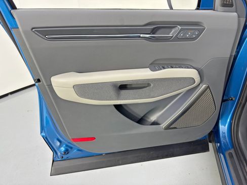 Used 2024 Kia EV9 Land image 44