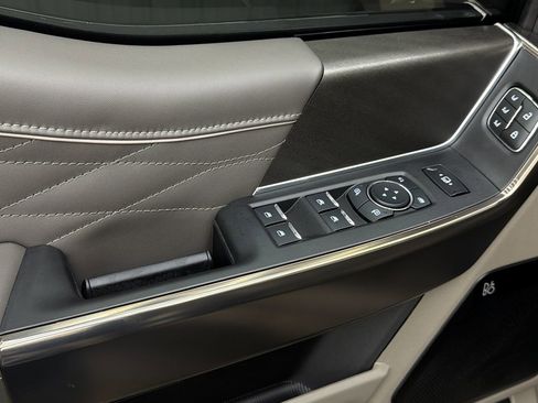 Used 2026 Ford F450 Platinum w/ Platinum Plus Package image 34