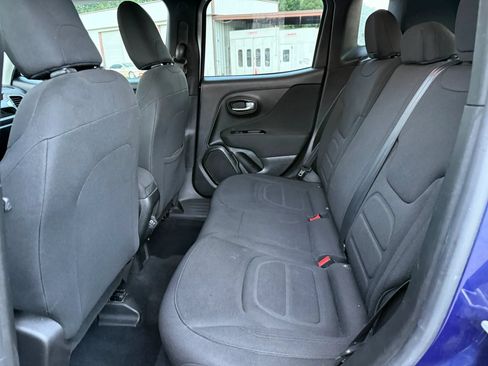 Used 2020 Jeep Renegade Latitude w/ Cold Weather Group AWD/4WD image 21