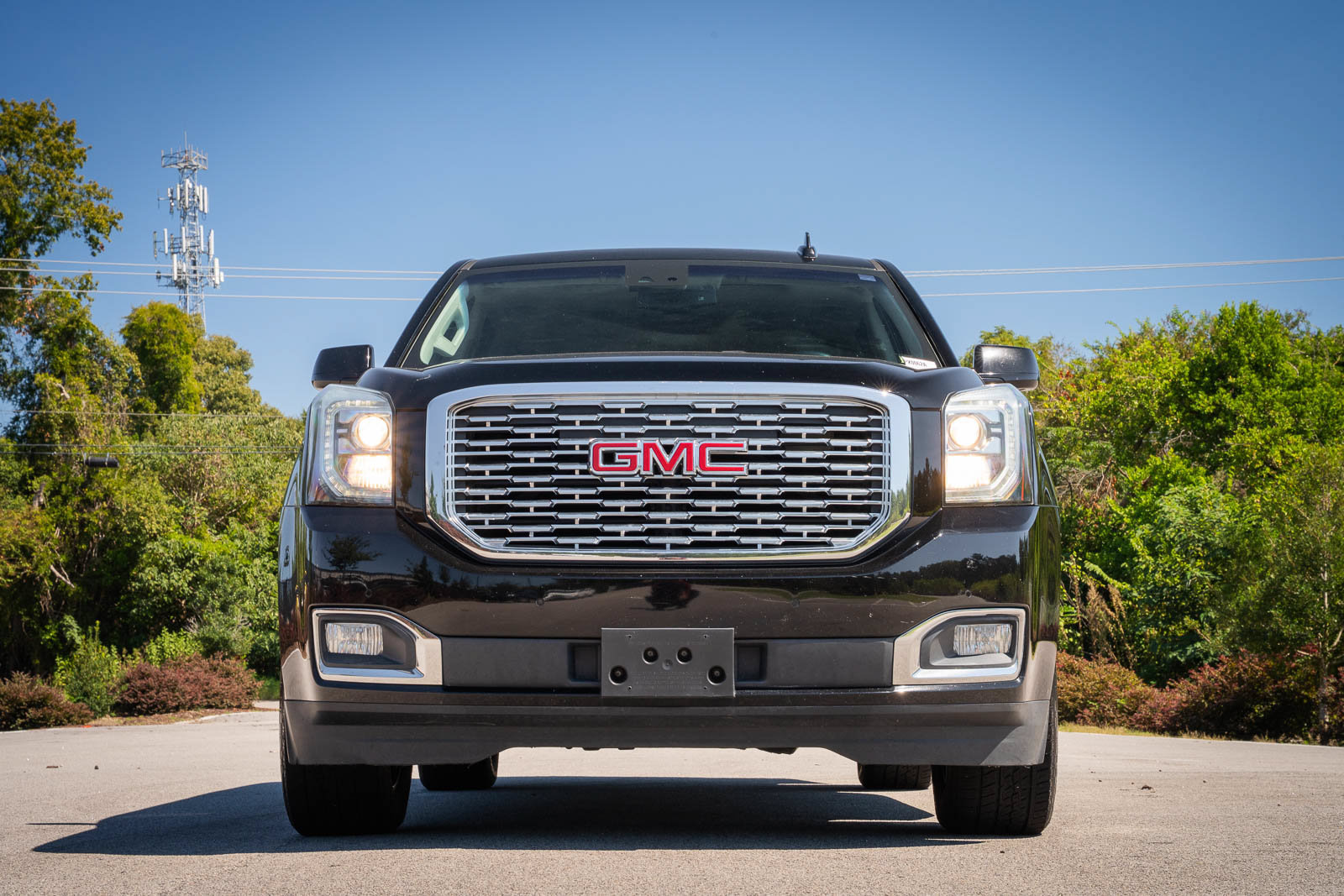 Used 2018 GMC Yukon XL Denali w/ Open Road Package AWD/4WD image 3