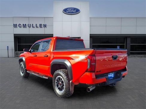 Used 2024 Toyota Tacoma TRD Off-Road image 3