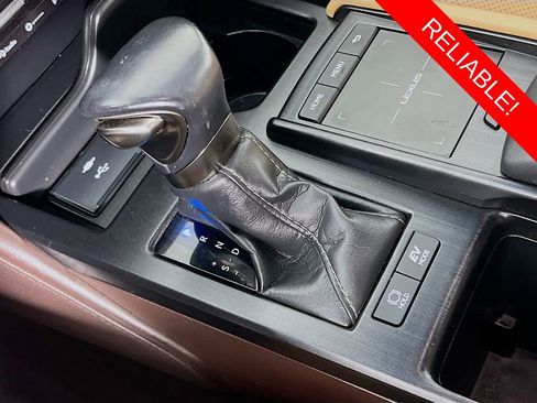 Used 2021 Lexus ES 300h w/ Premium Package image 16