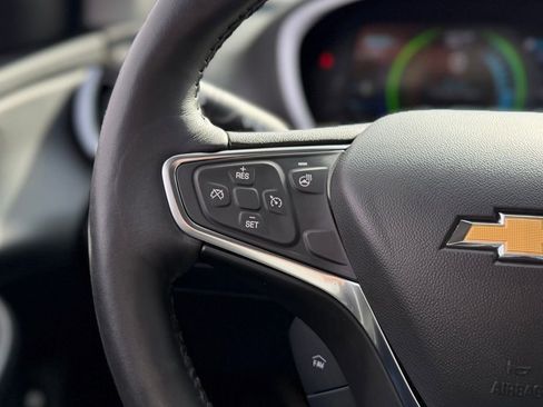 Used 2017 Chevrolet Volt LT w/ Comfort Package image 10