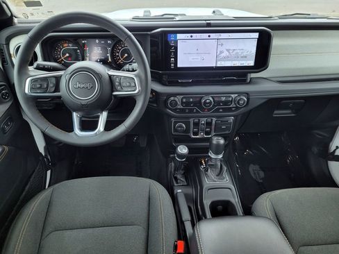 Used 2024 Jeep Wrangler Sahara image 17
