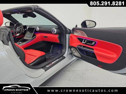 Used 2022 Mercedes-Benz SL 63 AMG 4MATIC w/ AMG Aerodynamic Package image 33