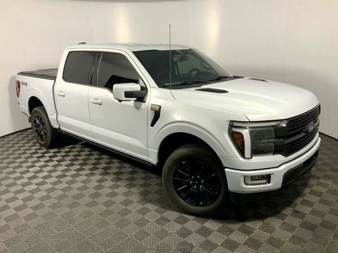 Used 2025 Ford F150 Platinum image 4