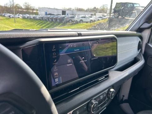 Used 2025 Jeep Wrangler Sport S image 8