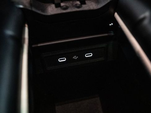 Certified 2025 Mercedes-Benz GLB 250 4MATIC image 28