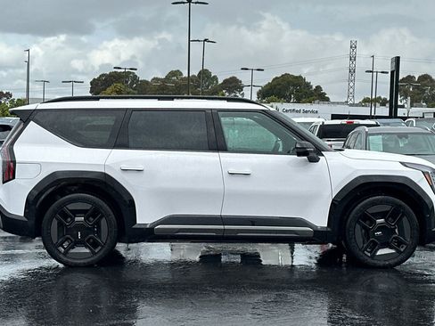 New 2026 Kia EV9 GT-Line AWD/4WD image 3