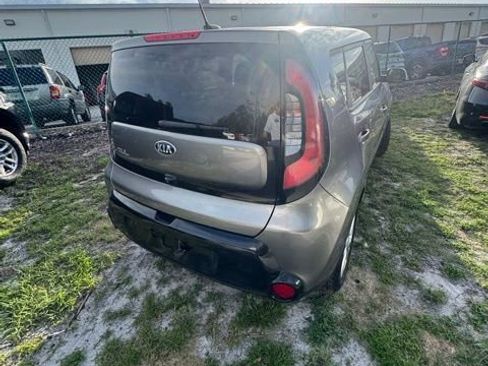 Used 2016 Kia Soul + image 5