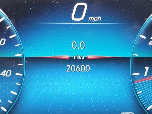 Certified 2022 Mercedes-Benz GLB 250 4MATIC image 25