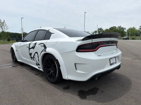 Used 2016 Dodge Charger SRT w/ Harman/Kardon Audio Group RWD image 13