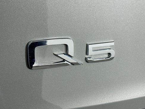 Used 2023 Audi Q5 2.0T Premium Plus AWD/4WD image 28