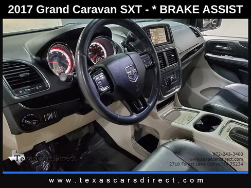 Used 2017 Dodge Grand Caravan SXT w/ Driver Convenience Group image 7