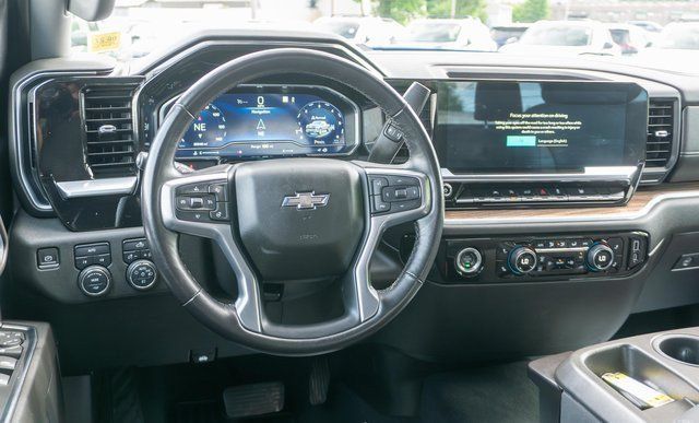 Used 2022 Chevrolet Silverado 1500 RST AWD/4WD image 13