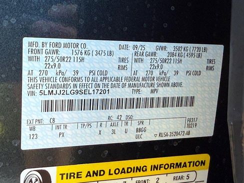 New 2025 Lincoln Navigator Reserve image 19