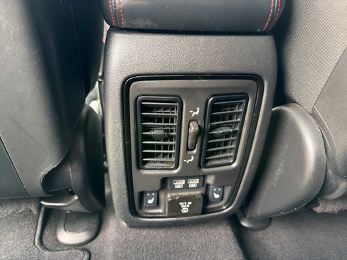 Used 2023 Dodge Durango GT AWD/4WD image 12