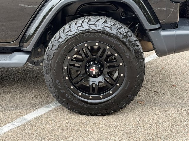 Used 2019 Jeep Wrangler Unlimited Sahara AWD/4WD image 28