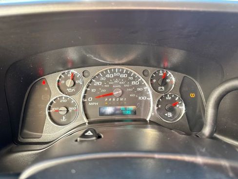 Used 2024 Chevrolet Express 2500 w/ Driver Convenience Package image 23