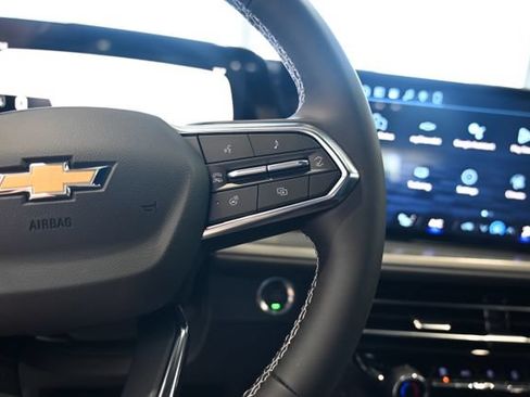 New 2026 Chevrolet Traverse LT w/ LPO, Floor Liner Package FWD image 23