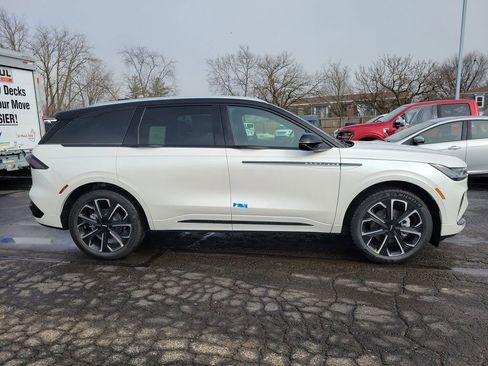 New 2026 Lincoln Nautilus Reserve image 3