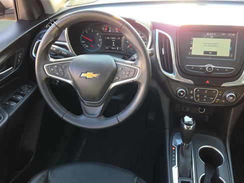 Used 2018 Chevrolet Equinox LT image 12