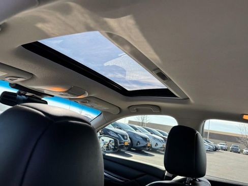 Used 2016 INFINITI Q70 3.7 image 11