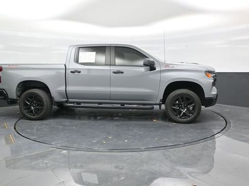 Used 2025 Chevrolet Silverado 1500 Custom Trail Boss w/ Turbomax Blackout Package AWD/4WD image 8