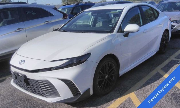 Used 2025 Toyota Camry SE FWD image 5