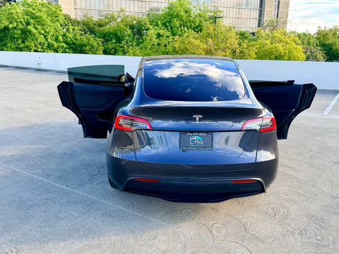 Used 2024 Tesla Model Y 2WD image 22