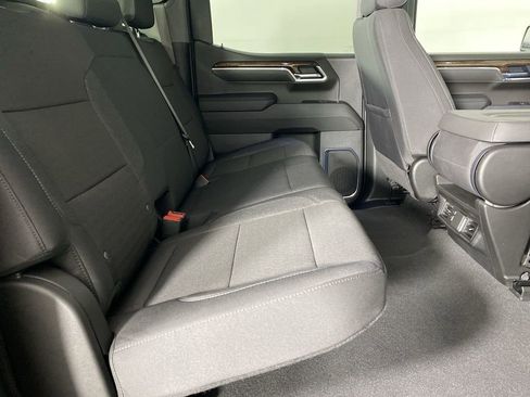 Certified 2025 GMC Sierra 1500 SLE w/ Preferred Package image 30