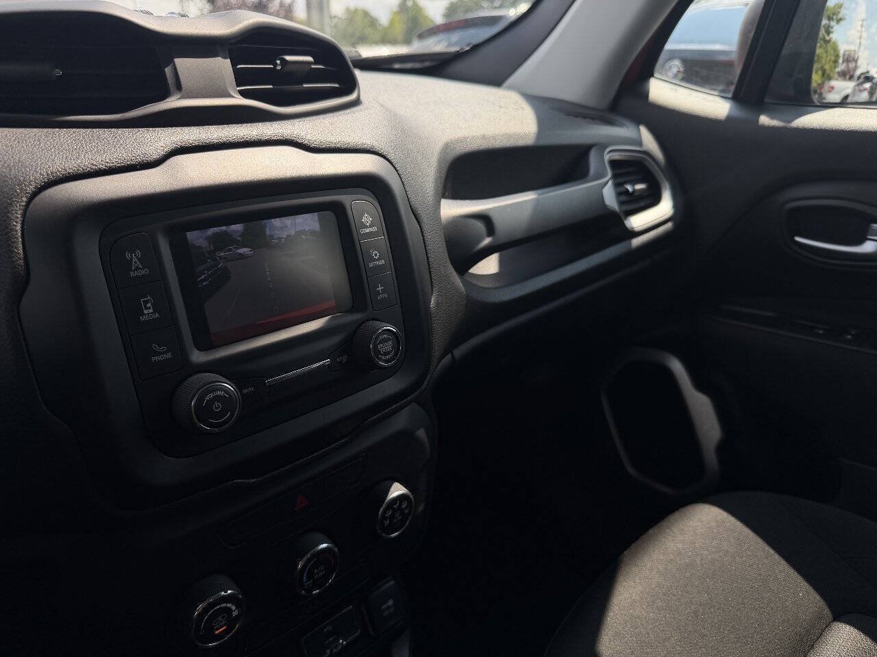 Used 2019 Jeep Renegade Sport FWD image 19