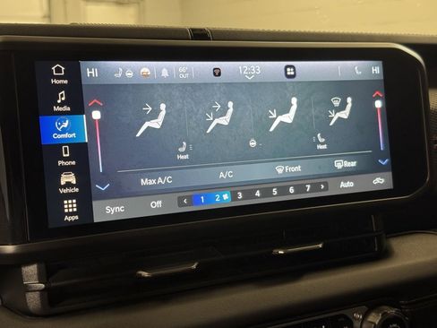 Used 2024 Jeep Gladiator Rubicon w/ Convenience Group image 39