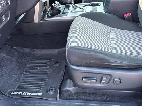 Used 2018 Toyota 4Runner SR5 AWD/4WD image 25