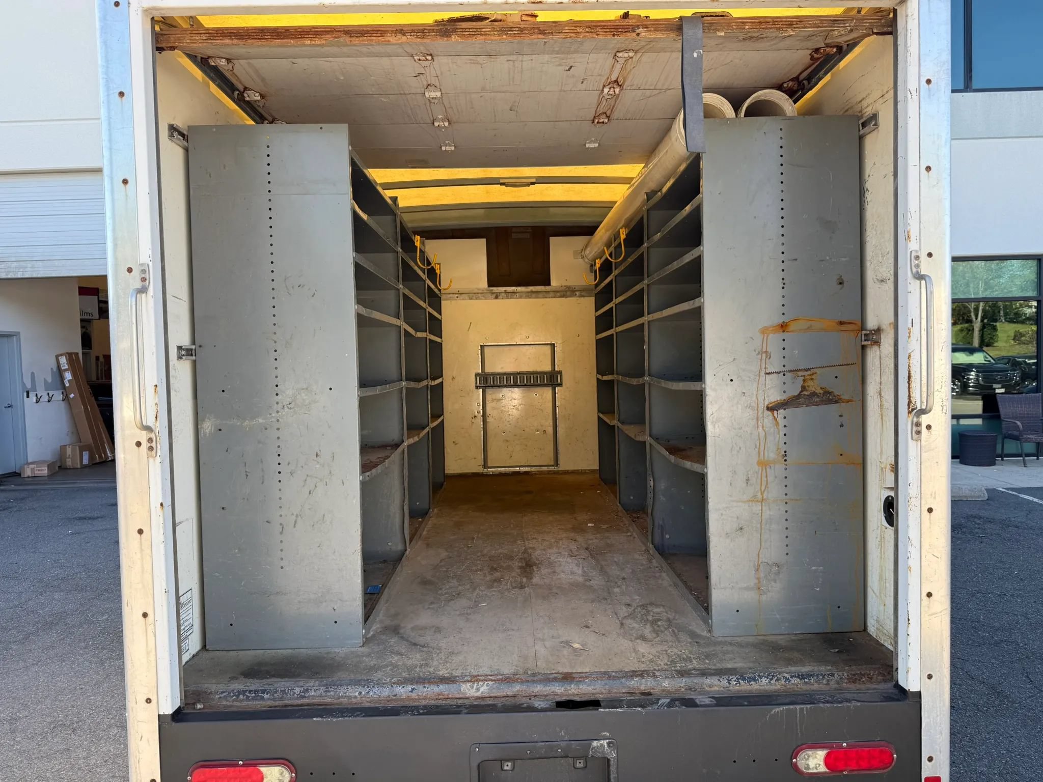 Used 2017 Chevrolet Express 3500 RWD image 16
