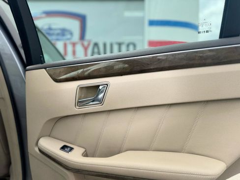 Used 2010 Mercedes-Benz E 350 E350 Sedan 4MATIC image 35