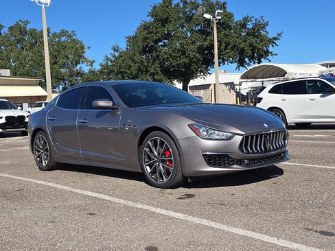 Used 2022 Maserati Ghibli GT image 2