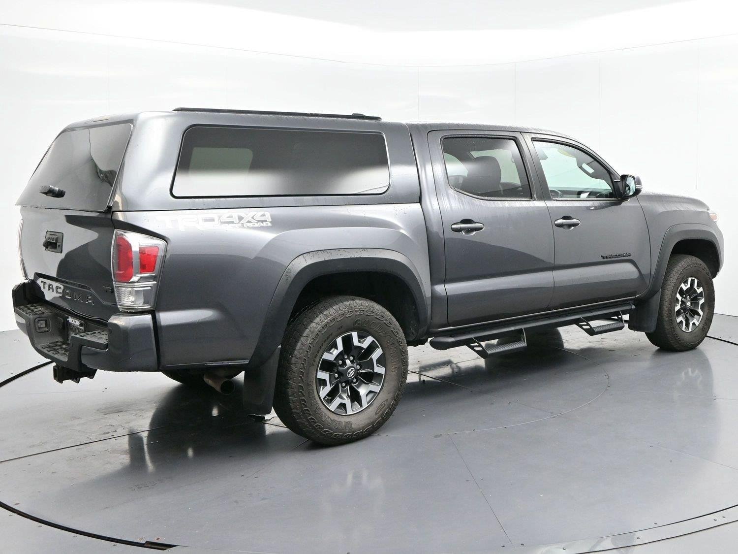 Used 2021 Toyota Tacoma TRD Off-Road w/ Technology Package AWD/4WD image 7