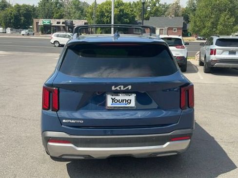 Certified 2025 Kia Sorento SX FWD image 19