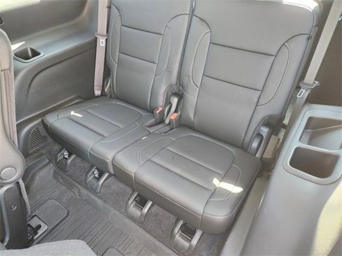 Used 2021 GMC Acadia SLT w/ Technology Package image 30