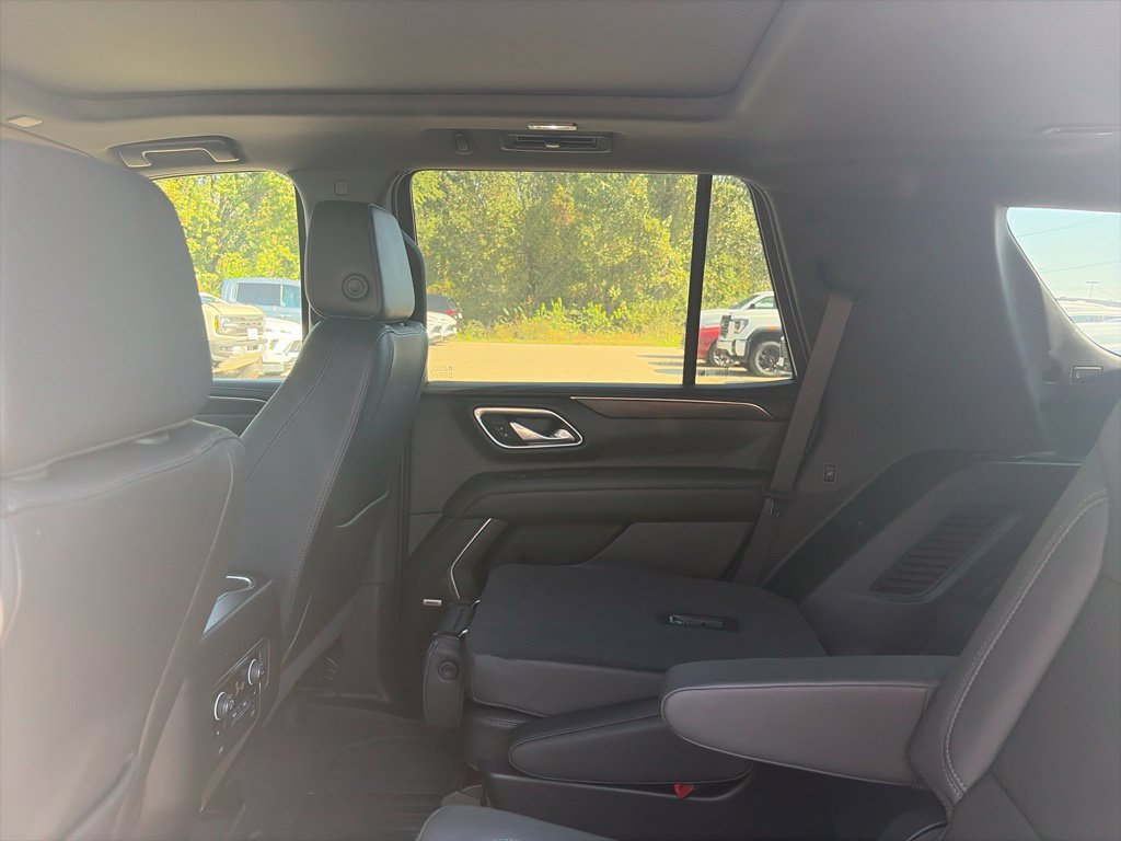 Used 2024 Chevrolet Tahoe Z71 w/ Luxury Package AWD/4WD image 10