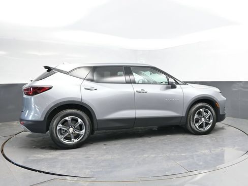 Used 2025 Chevrolet Blazer LT FWD image 8