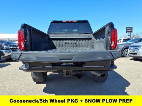 Used 2023 GMC Sierra 2500 AT4 w/ Gooseneck/5TH Wheel Package AWD/4WD image 8