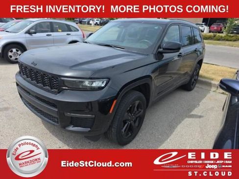Used 2023 Jeep Grand Cherokee L Limited w/ Black Appearance Package AWD/4WD image 1