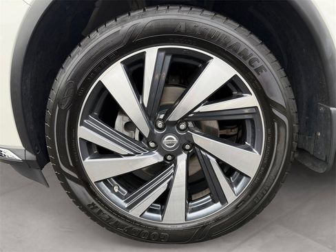 Used 2017 Nissan Murano Platinum w/ Platinum Technology Package image 14